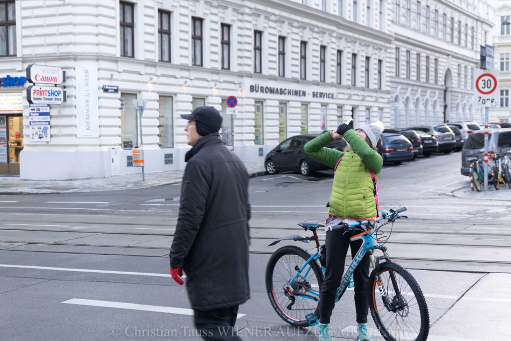 Schaulustige_Passanten