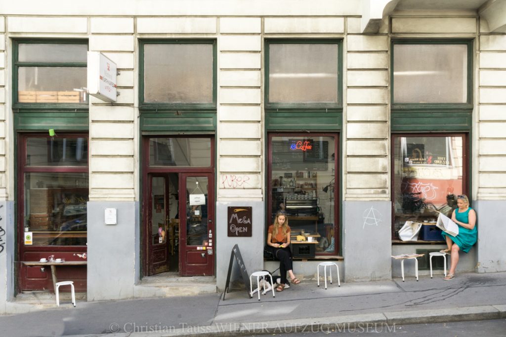 Das Café Comet in der Kirchengasse inspiriert mich jedes mal für die Raumsuche